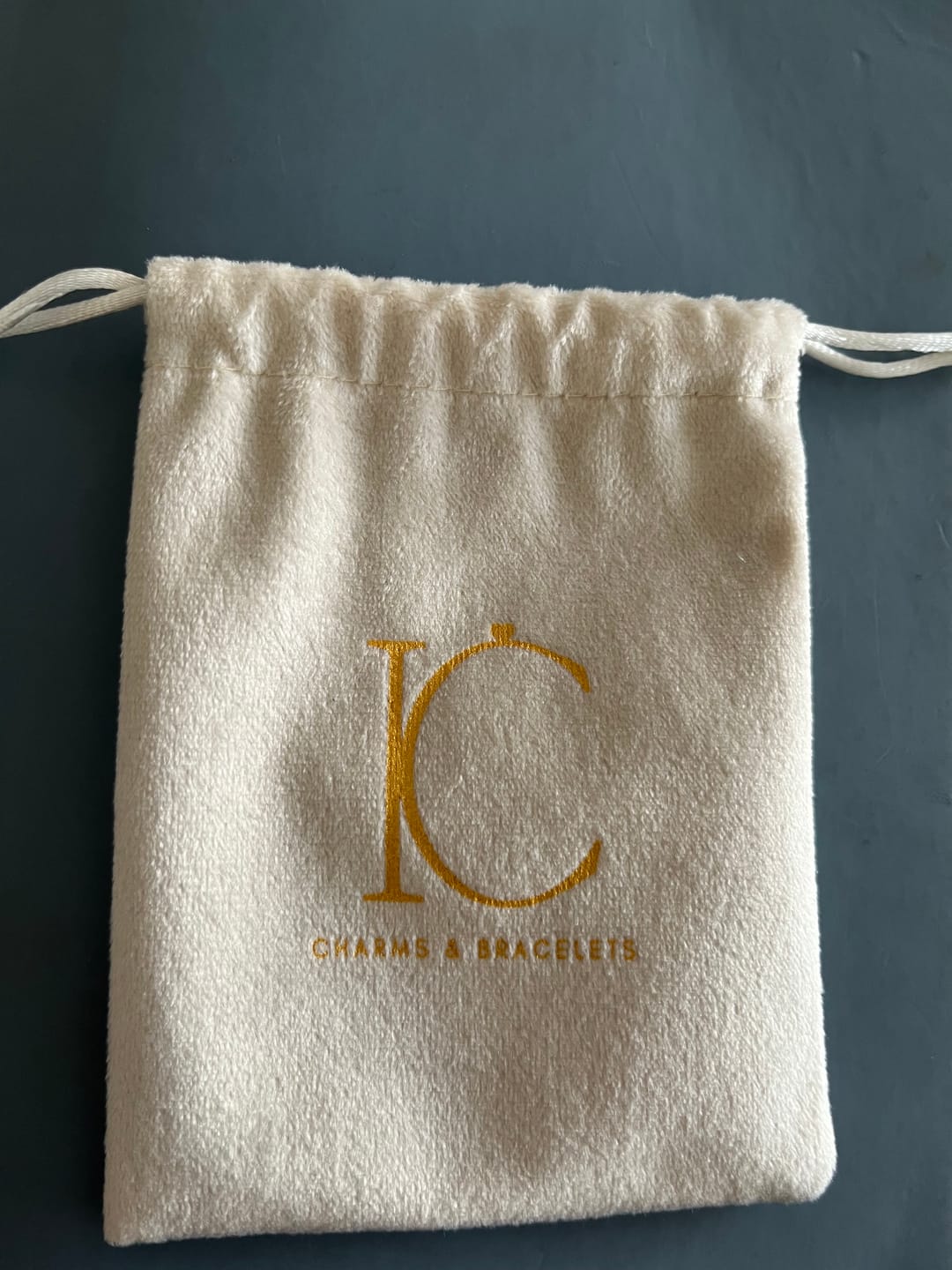 Customer photo review of Bolsa de Terciopelo