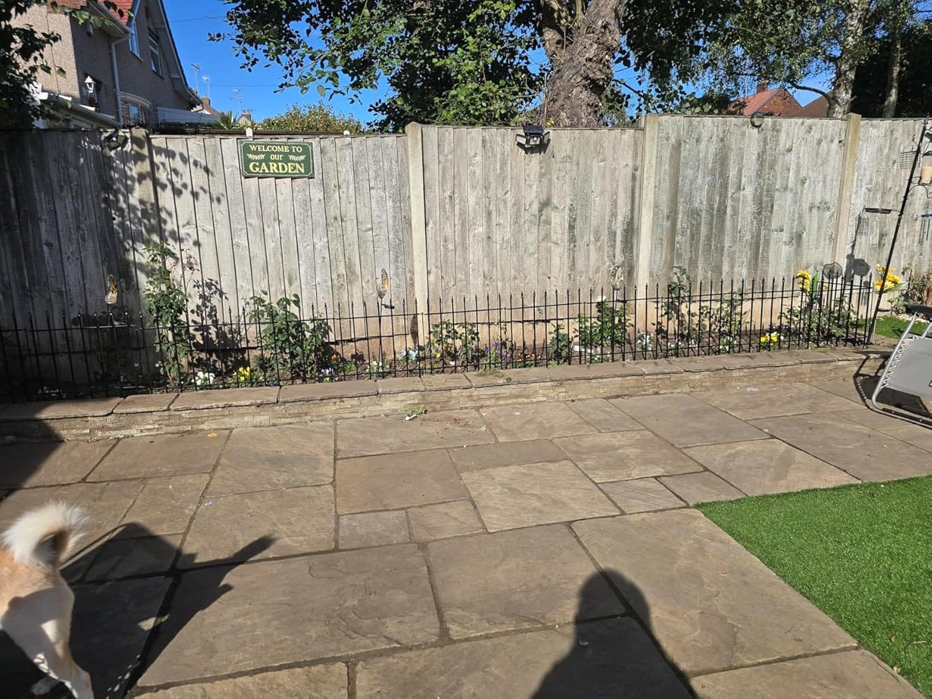 Customer photo review of Metal Garden Fence 60×60cm, 5 Panels (3m), No-Dig Dog & Flower Bed Fence