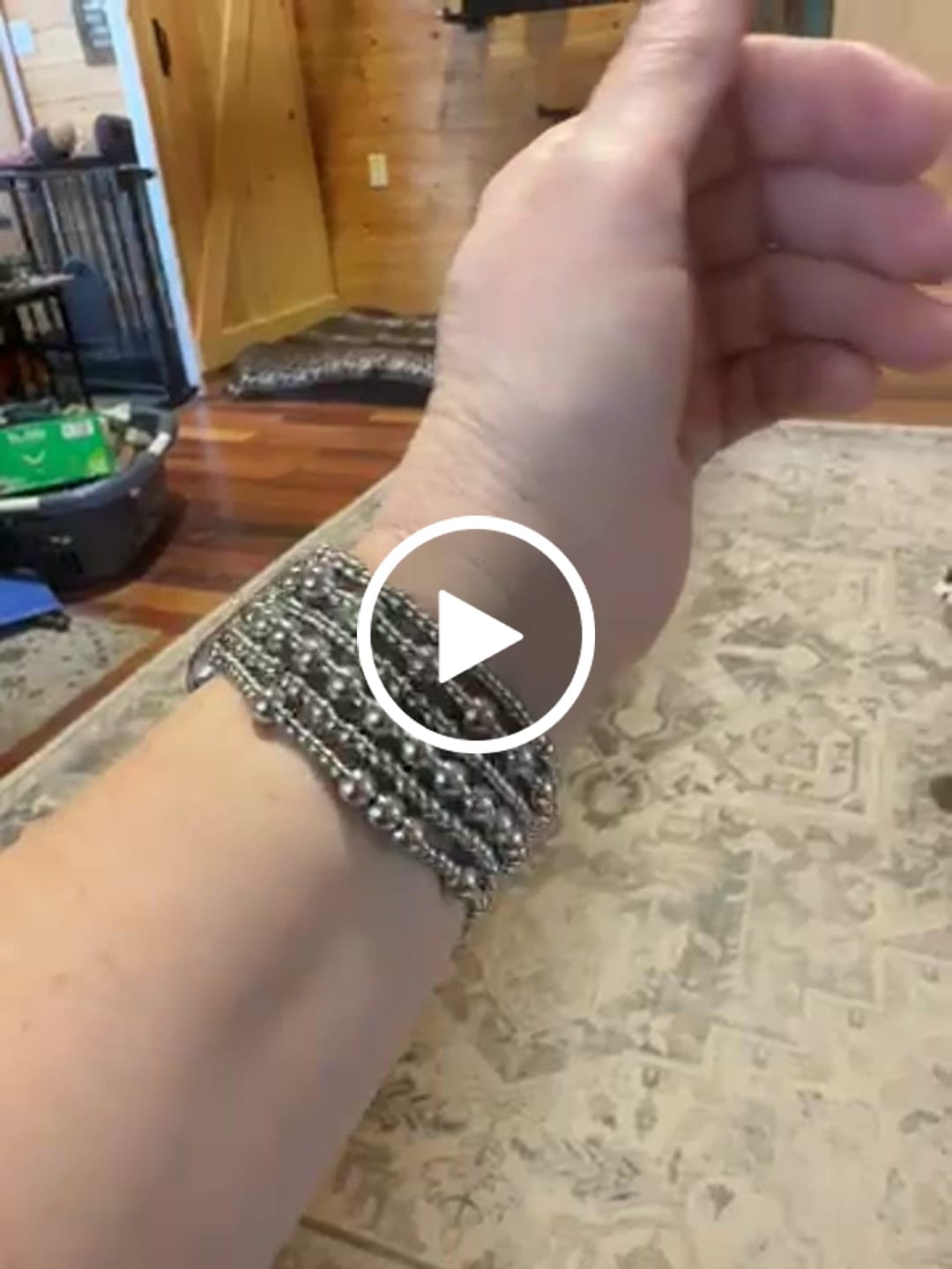 Customer video review of Platinum Demure Stretch Apple Watch Strap