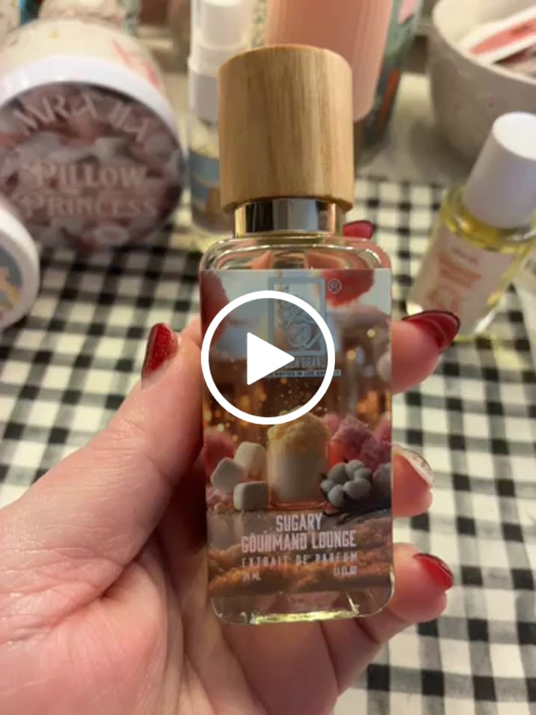 Customer video review of Sugary Gourmand Lounge
