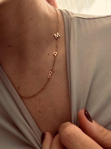 Customer photo review of Egyedi, oldalirányú, monogramos nyaklánc