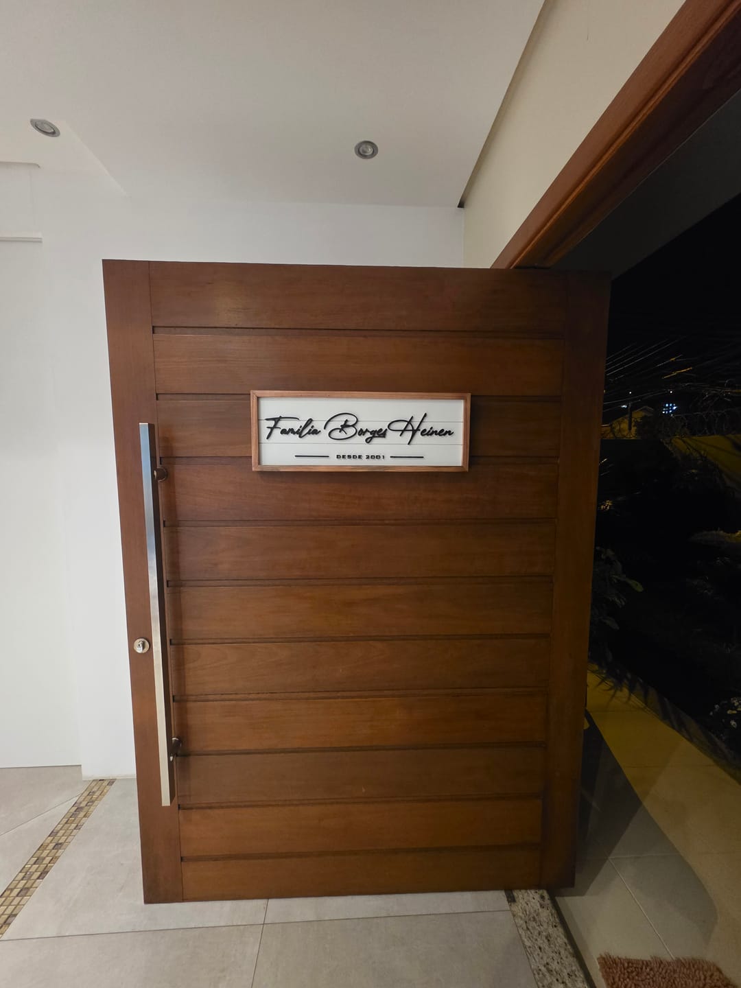 Customer photo review of Placa Família com Moldura