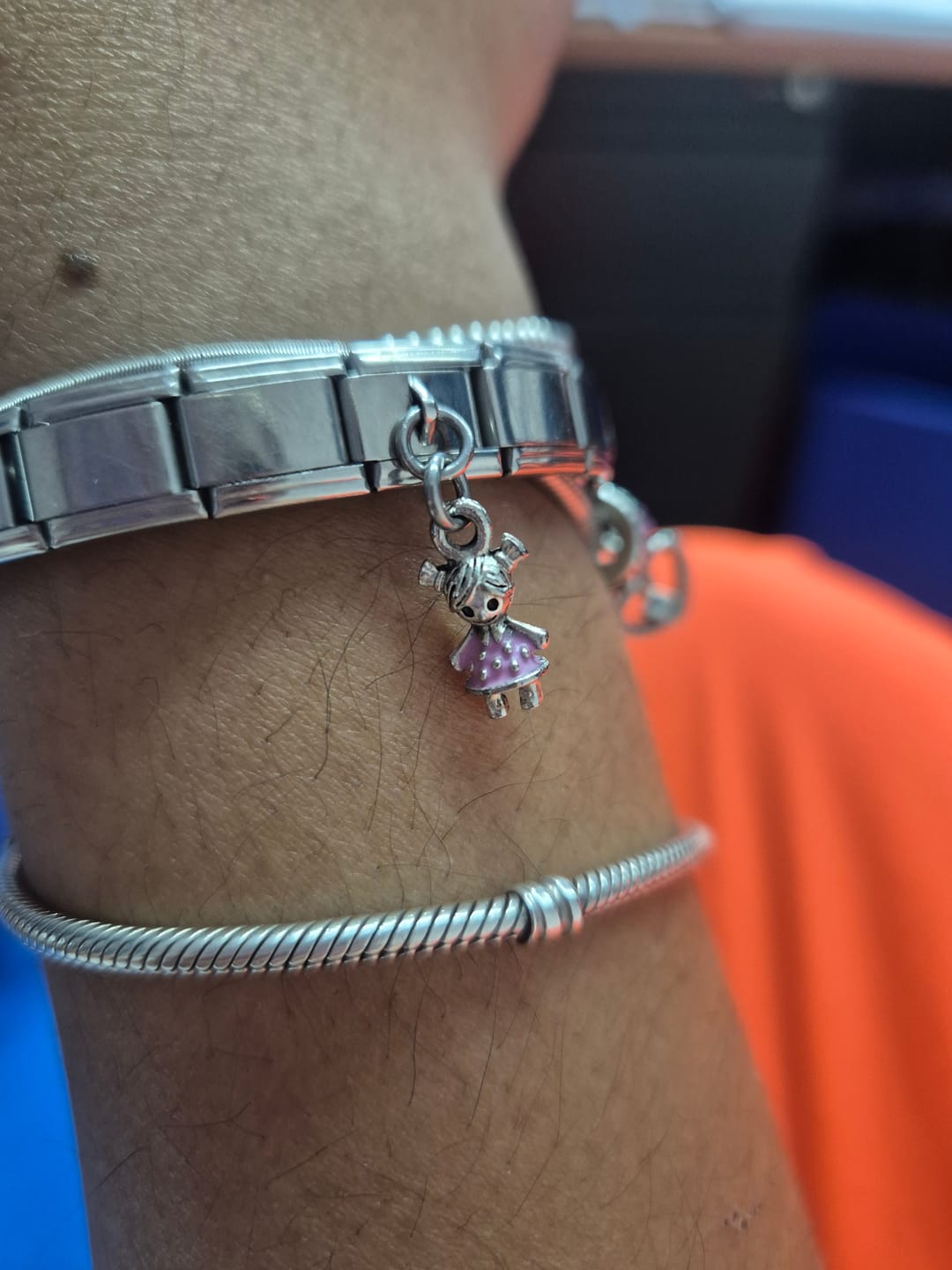 Customer photo review of Charm Niña
