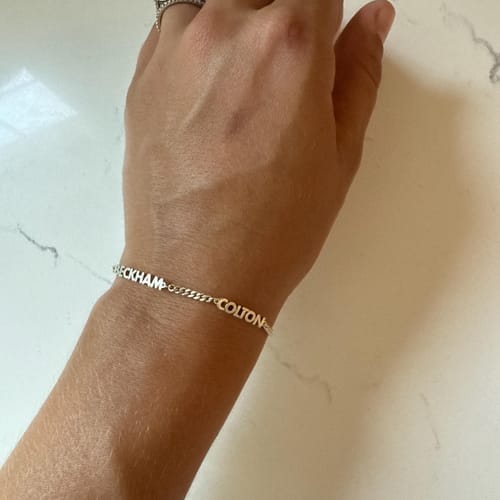 Customer photo review of Személyre szabott névkarkötő
