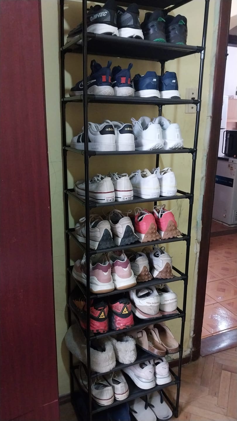Customer photo review of Zapatera Organizador Vertical con 10 Niveles 20 a 22 Pares
