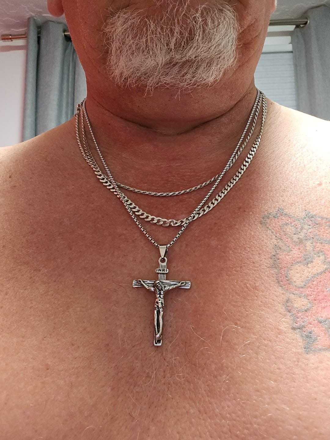Customer photo review of FREE Today: Christ Jewelry Crucifix Pendant Charm Necklace