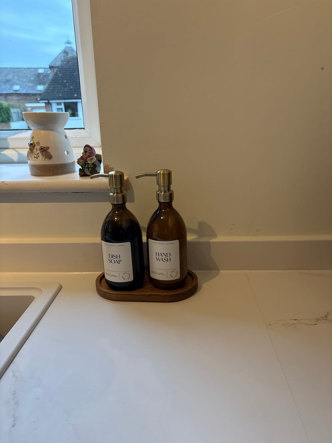 Customer photo review of Set of 2 Amber Glass Bottle 500 ML with Metal Pump & Small Tray