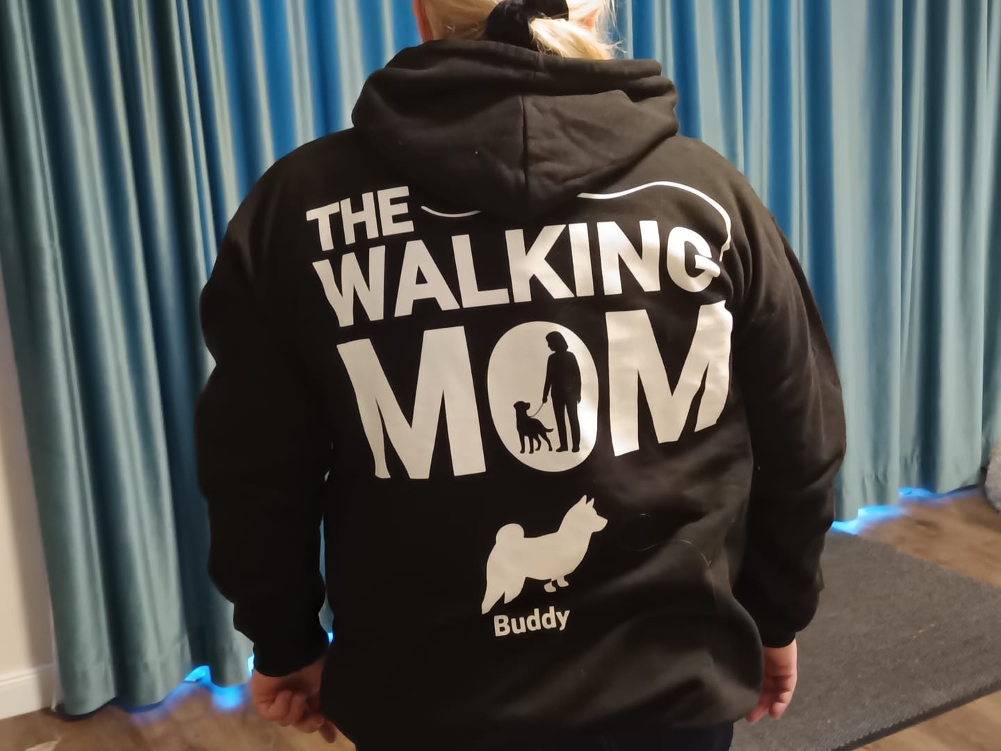 Customer photo review of Personalisierter Hoodie - The Walking Dad