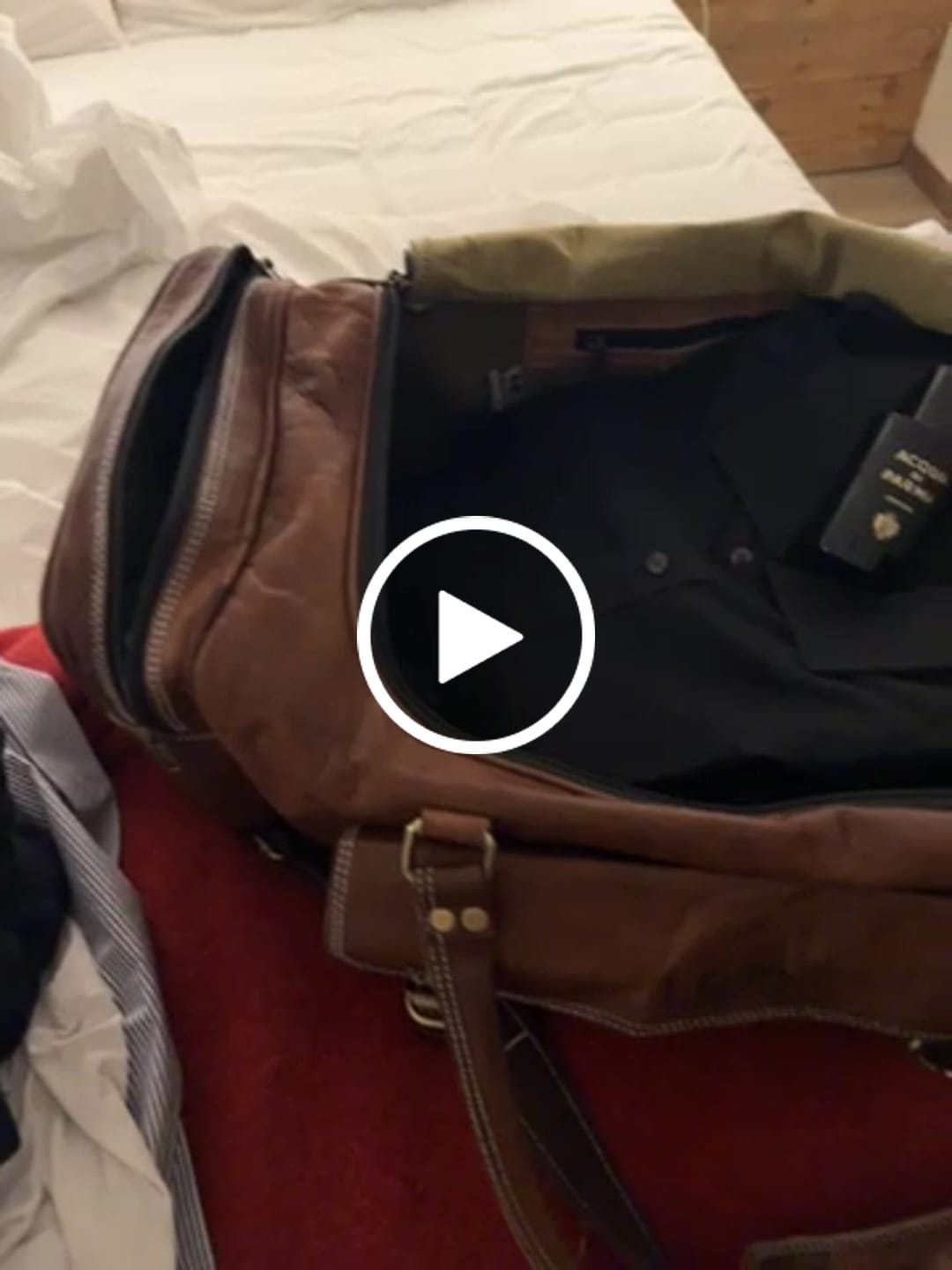 Customer video review of Traveler Weekender Duffle Bag + FREE Toiletry Bag