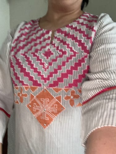 Customer photo review of White Striped Cotton Handloom Round Neck Kurta Pant Set For Women's