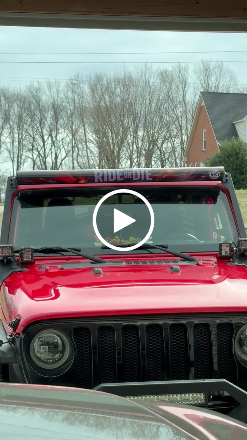 Customer video review of Graphic InsertZ | Subscription Box