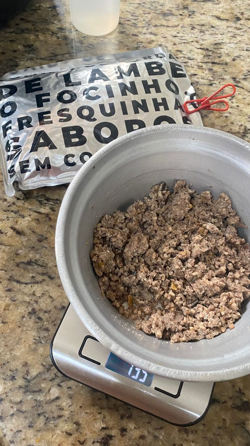 Customer photo review of Weasy Food Sênior | Alimentação natural para cães
