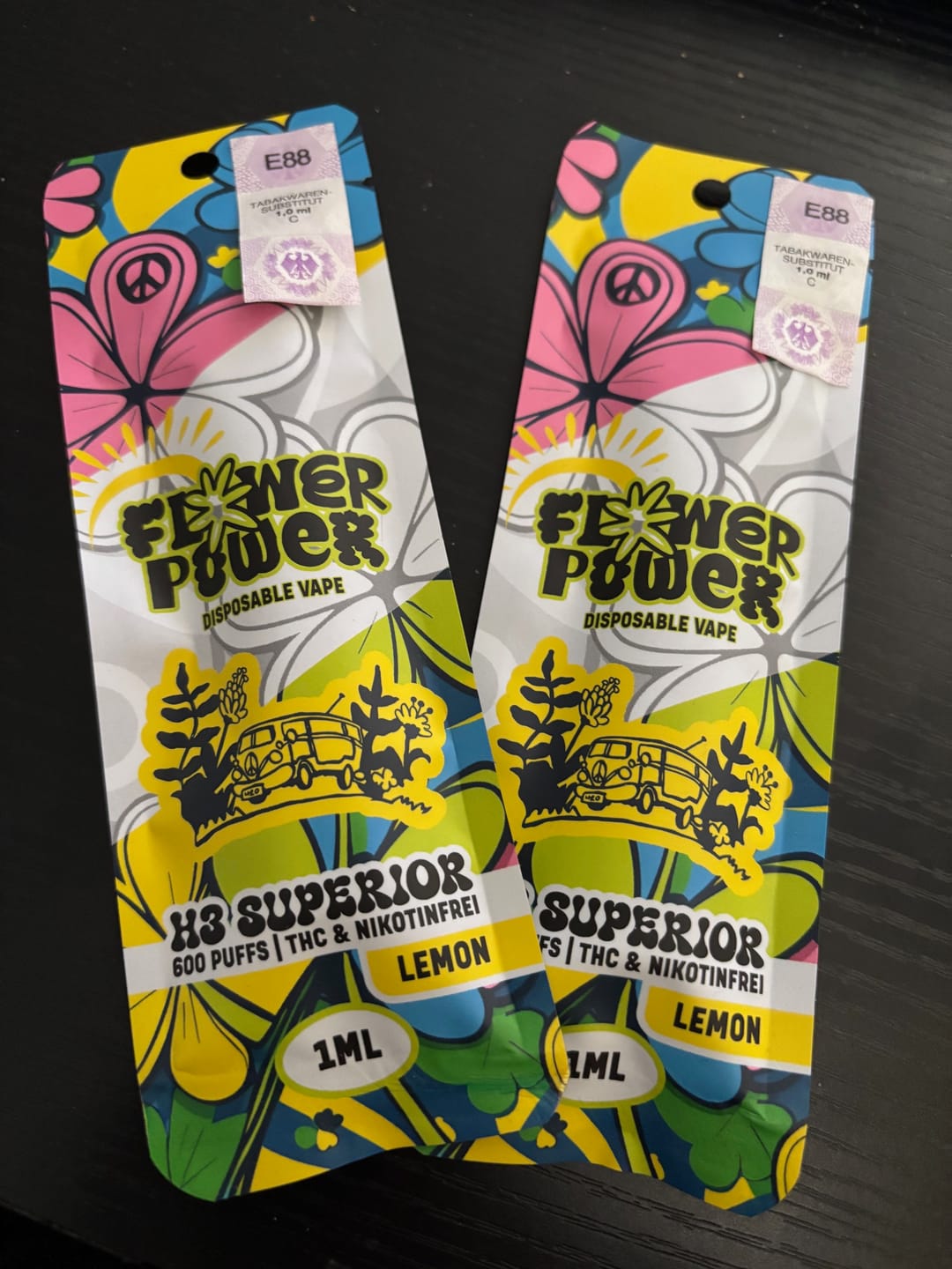 Customer photo review of 🍋Flower Power Vape Lemon Superior Blend