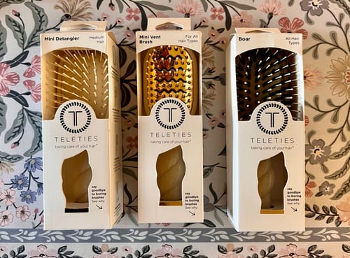 Customer photo review of Teleties Mini Hair Brush