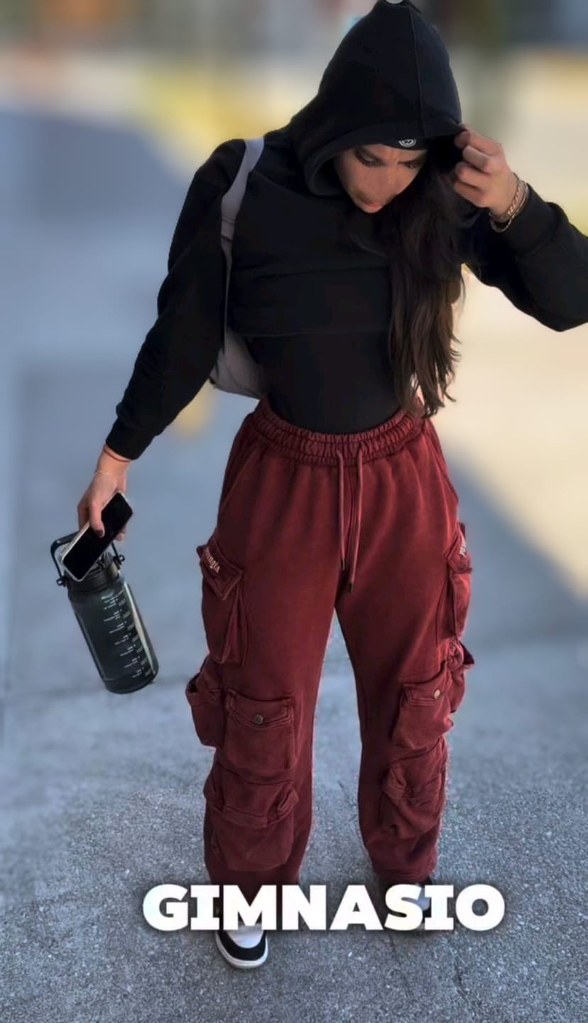 Customer photo review of 2005 - Hella Pocket Sweats