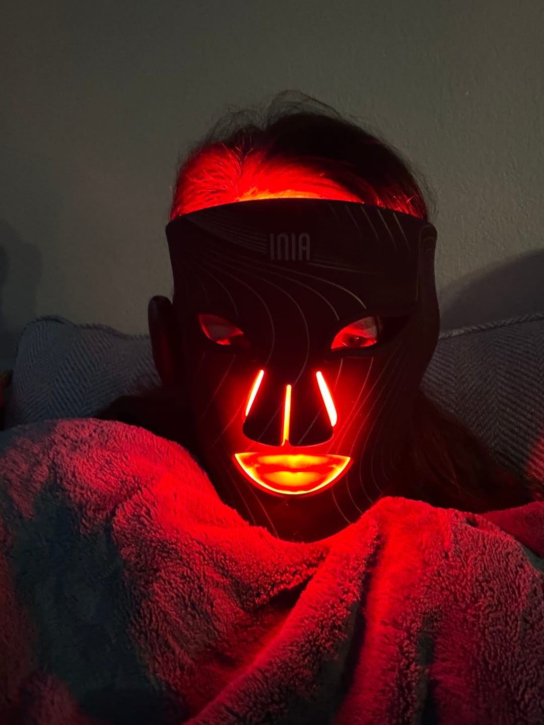 Customer photo review of INIA GLOW Wireless Red Light Therapy Mask