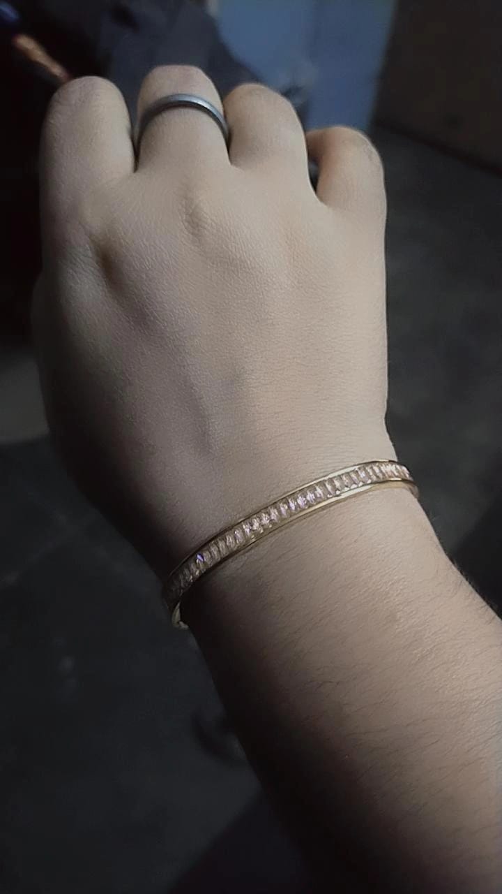 Customer photo review of Pink Enchantment Bangle Bracelet