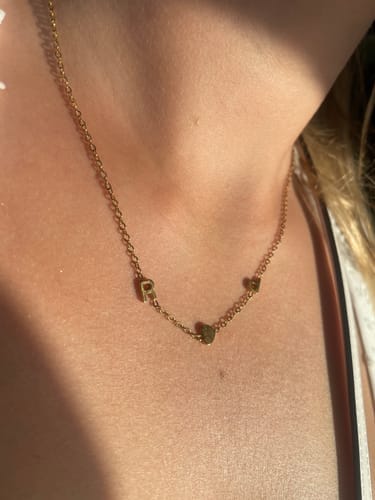 Customer photo review of Egyedi, oldalirányú, monogramos nyaklánc