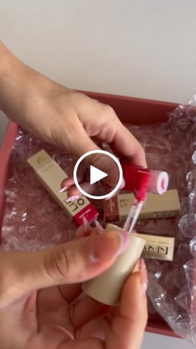 Customer video review of LIP OIL