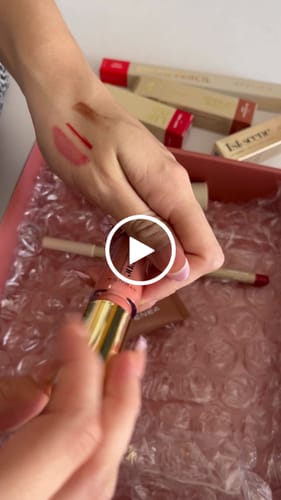 Customer video review of LIP GLOSS  1ST SCENE