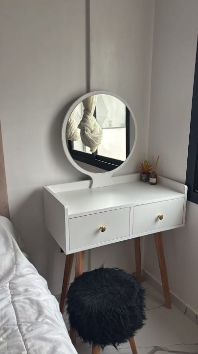 Customer photo review of Coiffeuse MOSCO avec miroir avec 2 Tiroir - blanc et chêne