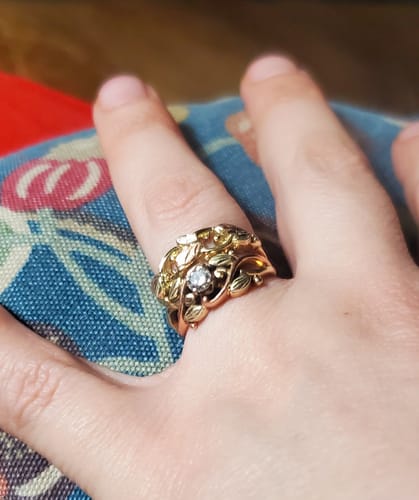 Customer photo review of Fancy Leaves - Black Hills Gold Ladies Ring