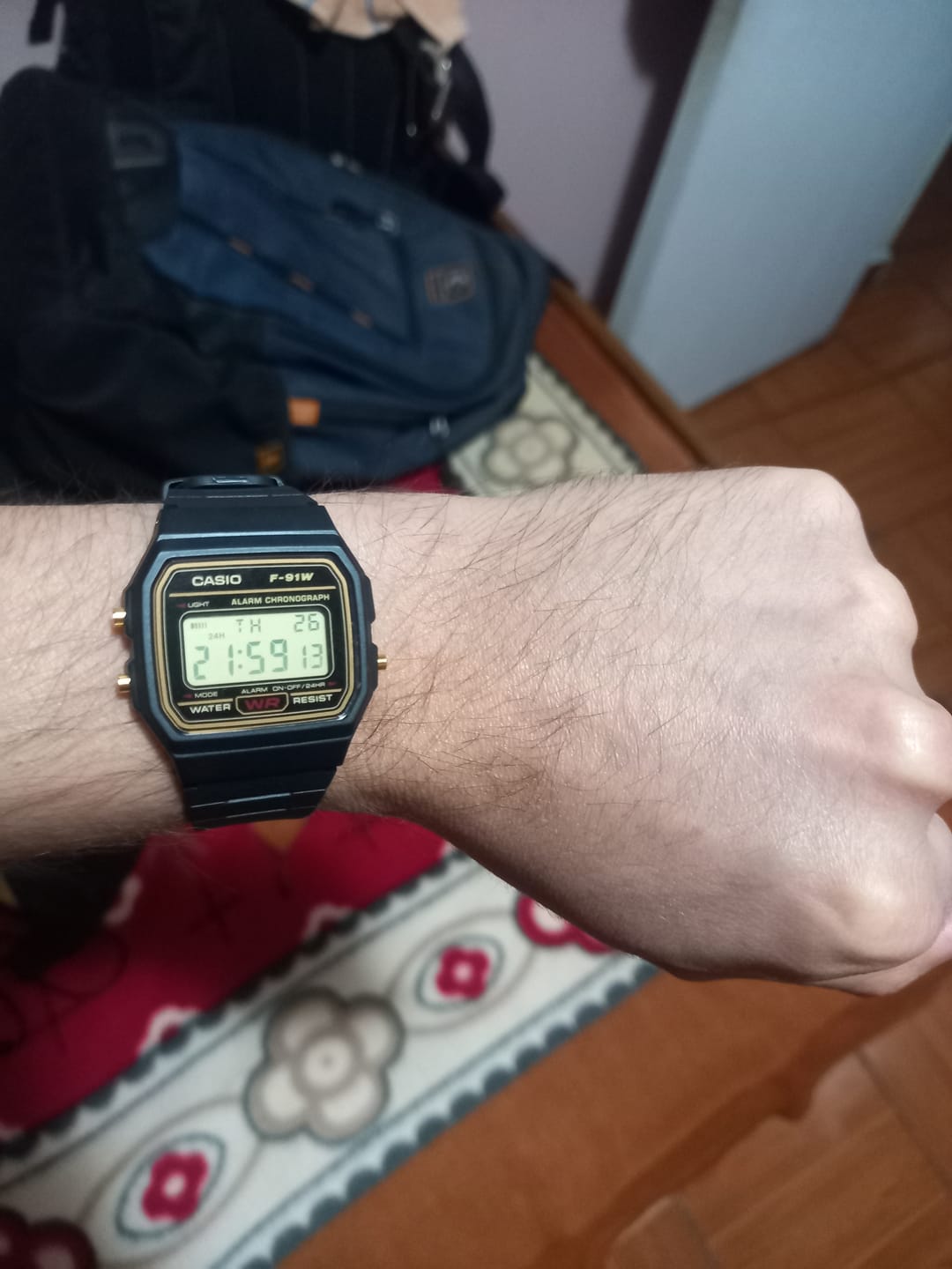 Customer photo review of Reloj Casio Vintage F-91WG-9SDF Clásico Líneas Amarillas