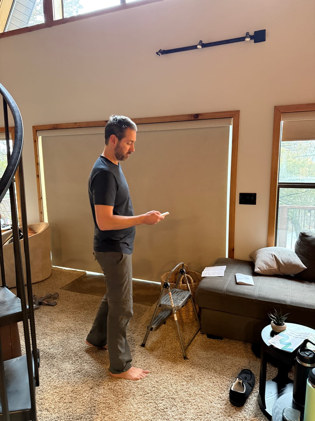 Customer photo review of SmartWings Motorized Roller Shades 100% Blackout Dual-Sided Bouvardia