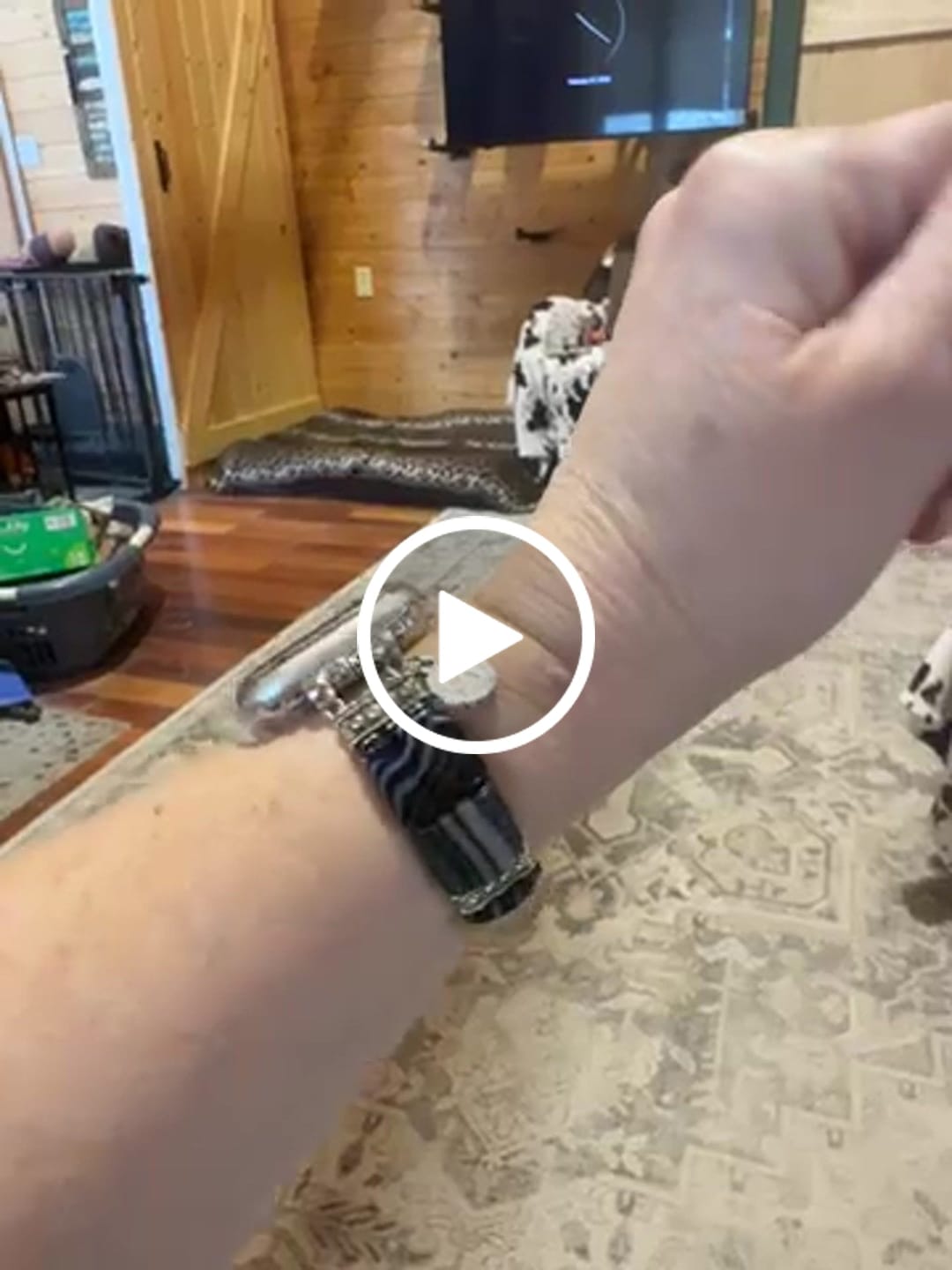 Customer video review of Bohemian Noir Stretch Apple Watch Strap