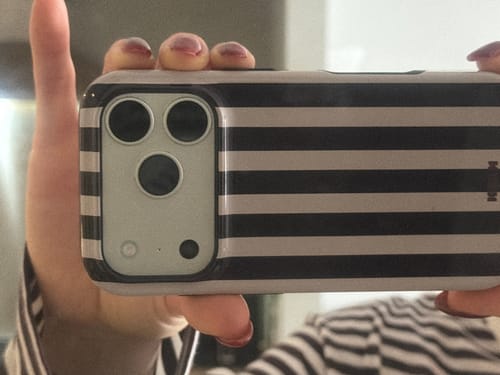 Customer photo review of iPhone 17 Pro Tough Case – Classique