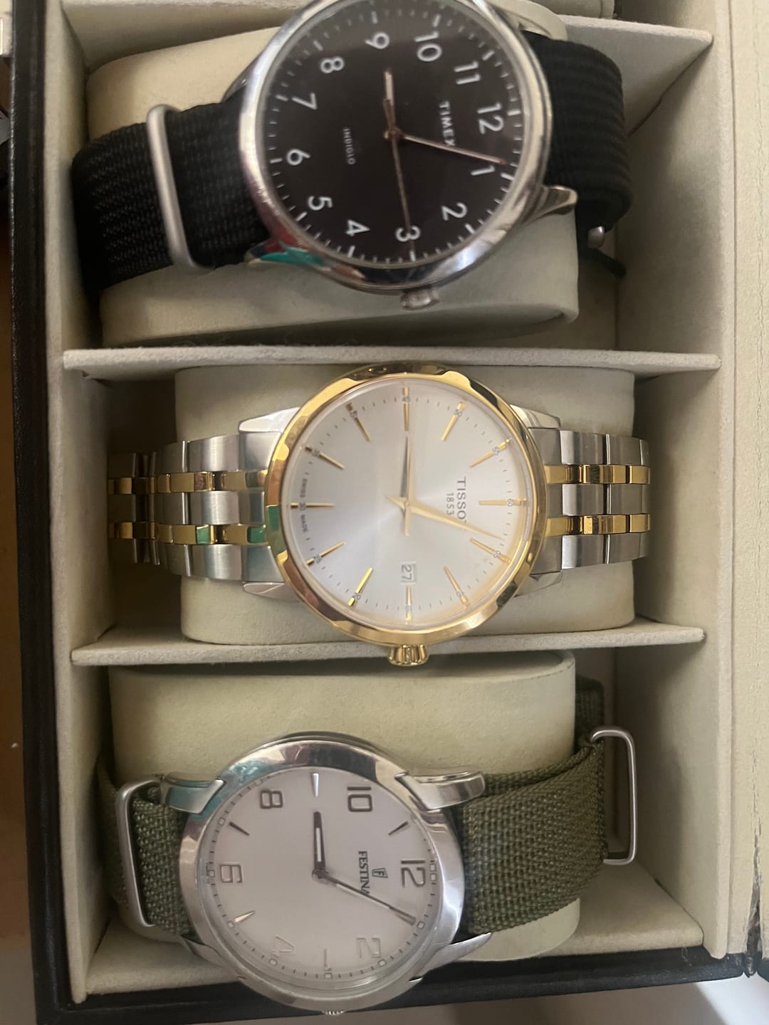 Customer photo review of Correa Nato Dando La Hora Verde