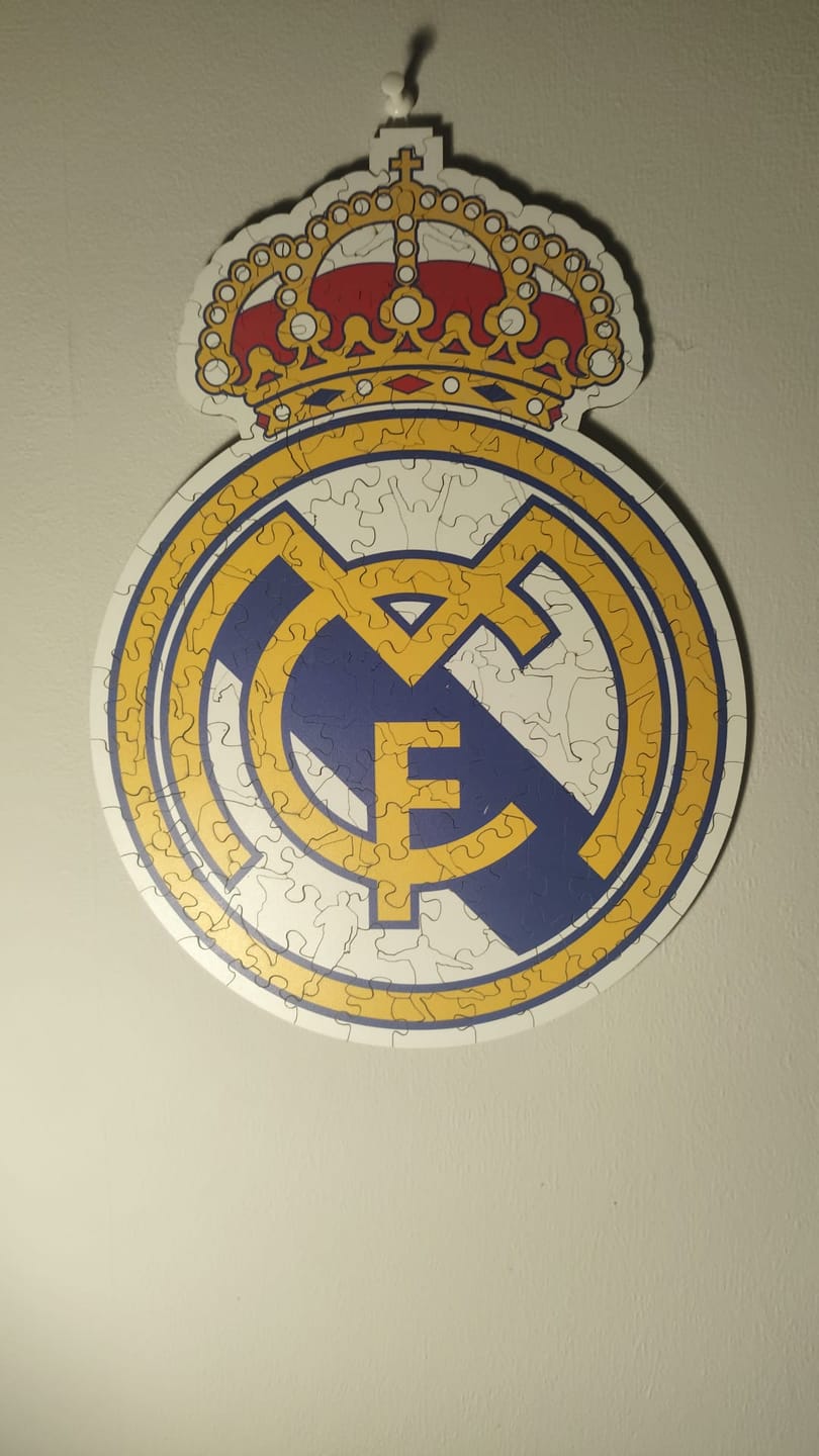 Customer photo review of Real Madrid CF® Logo - Wooden Puzzle