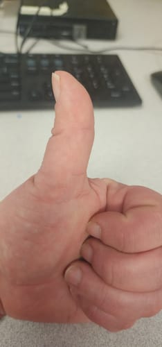 A reviewer gives a thumbs-up to show their satisfaction with the Gift Card.