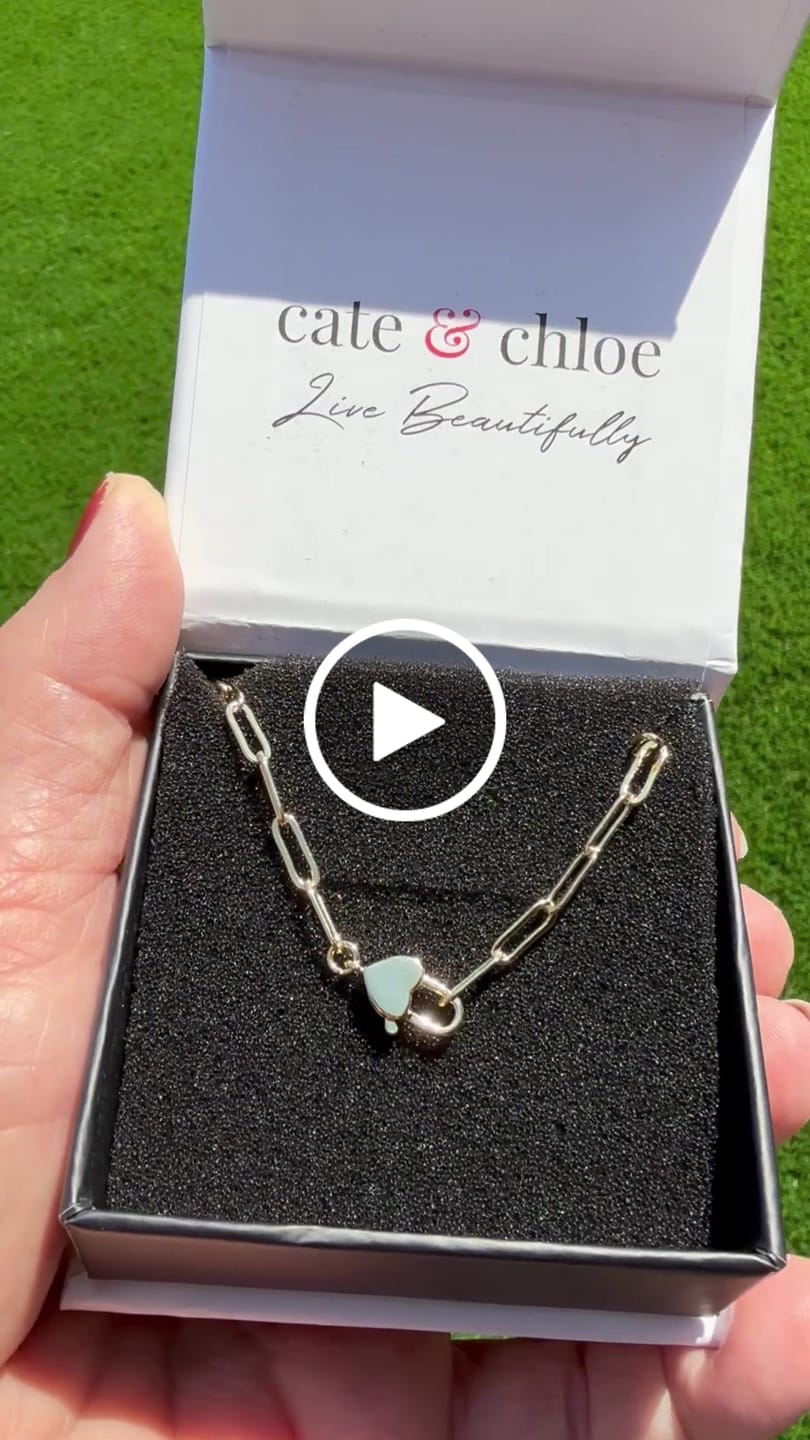 Customer video review of Tammy 18k White Gold Plated Paperclip Chain Necklace