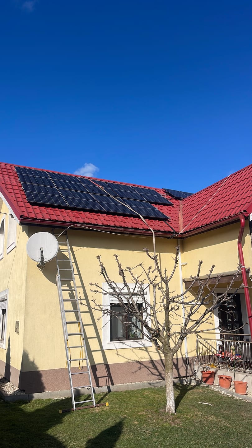 Customer photo review of Sistem Fotovoltaic Complet cu invertor 5kW si acumulator Lifepo4 5kWh 10Panouri 455W
