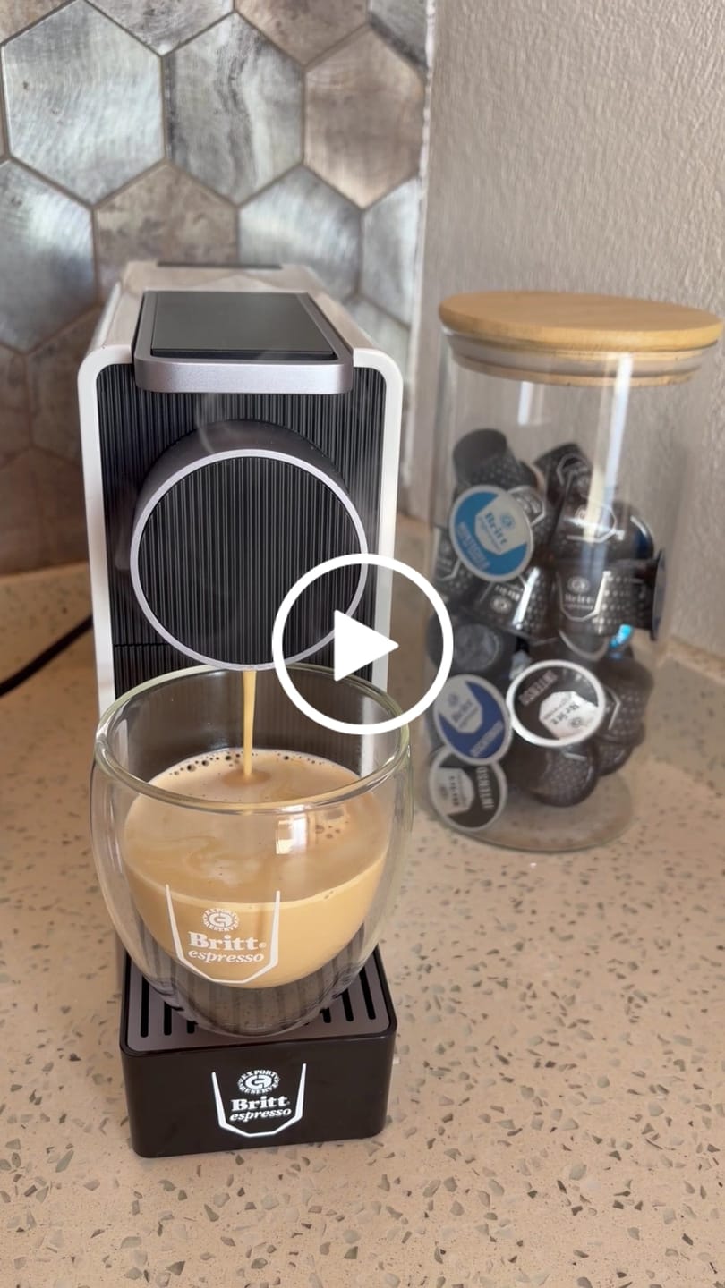 Customer video review of Máquina Britt Espresso LUMIO