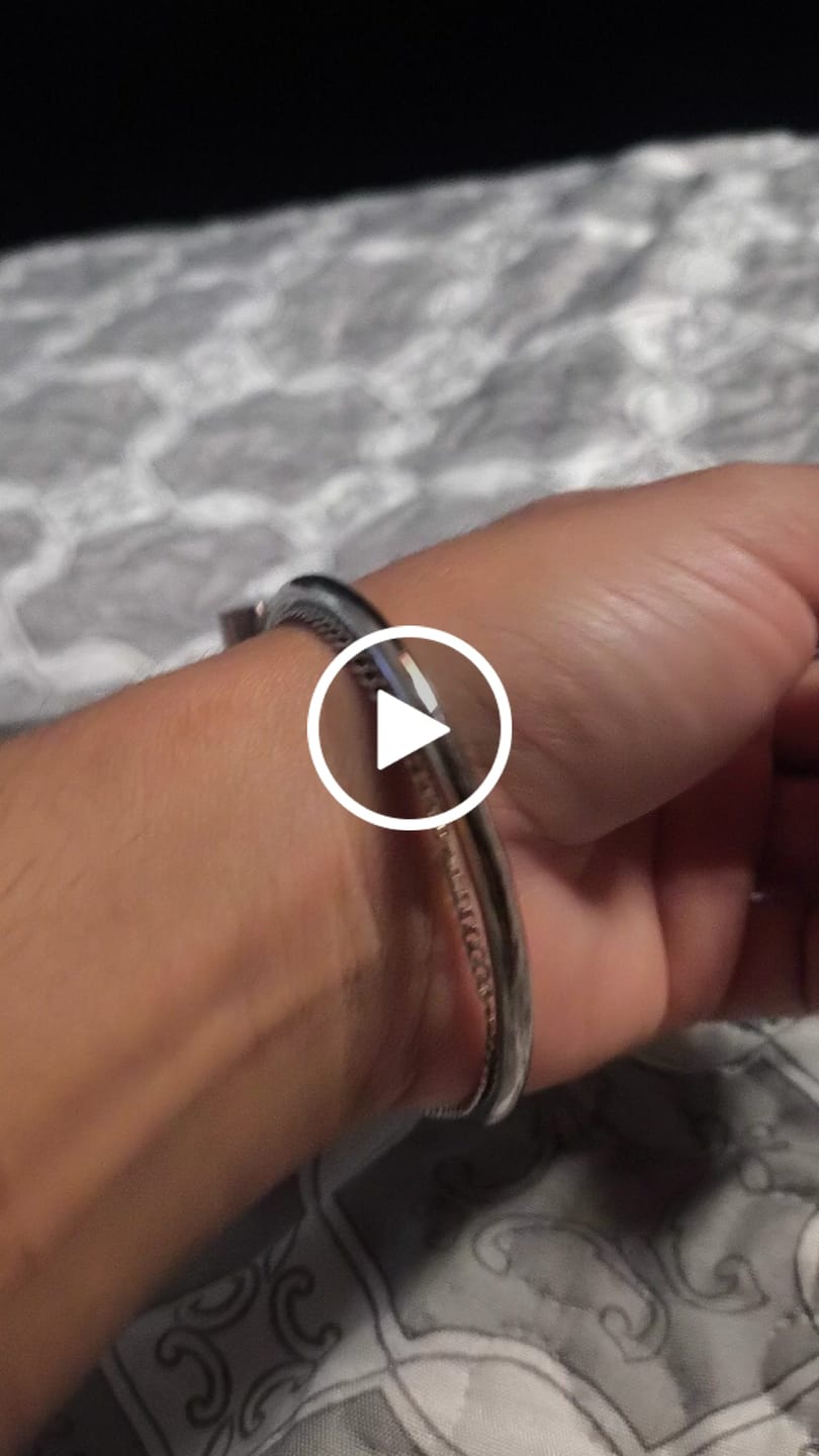 Customer video review of Bracelete Manguito Parafuso - Prata
