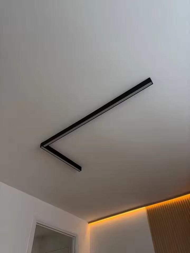 Customer photo review of WOMO Lineare LED Deckenleuchte Flur Lang Schmal Metall-WM1003