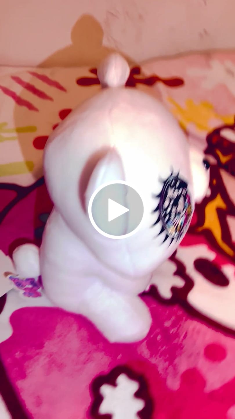 Customer video review of Gloomy Bear x Yurie Sekiya Chax Taito Plush [WHITE] SHIPPING NOW!!