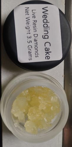 Customer photo review of Wedding Cake | Live Resin Diamonds