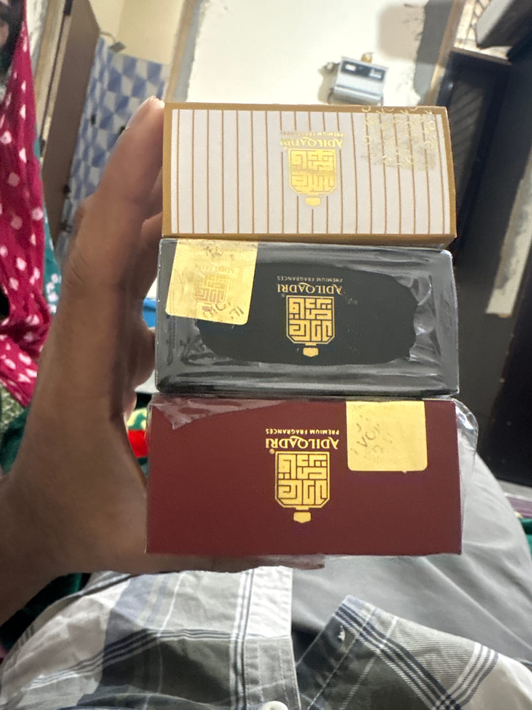 Customer photo review of White Oudh Luxury Attar Perfume