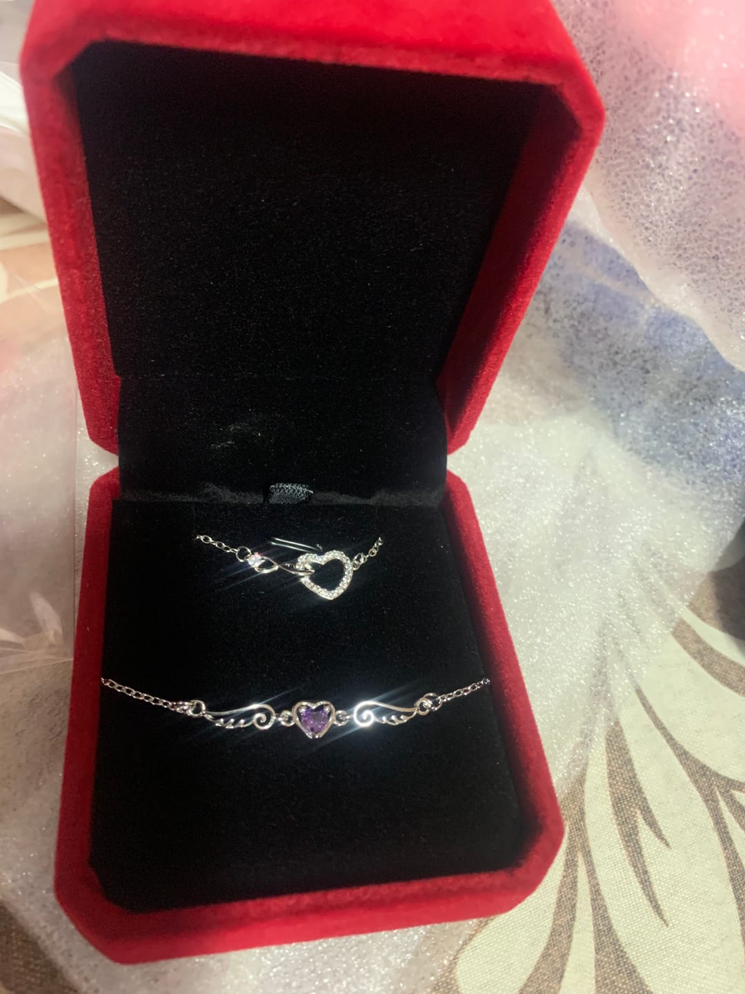 Customer photo review of Cajita de Regalo Red Wine Collar o Pulsera