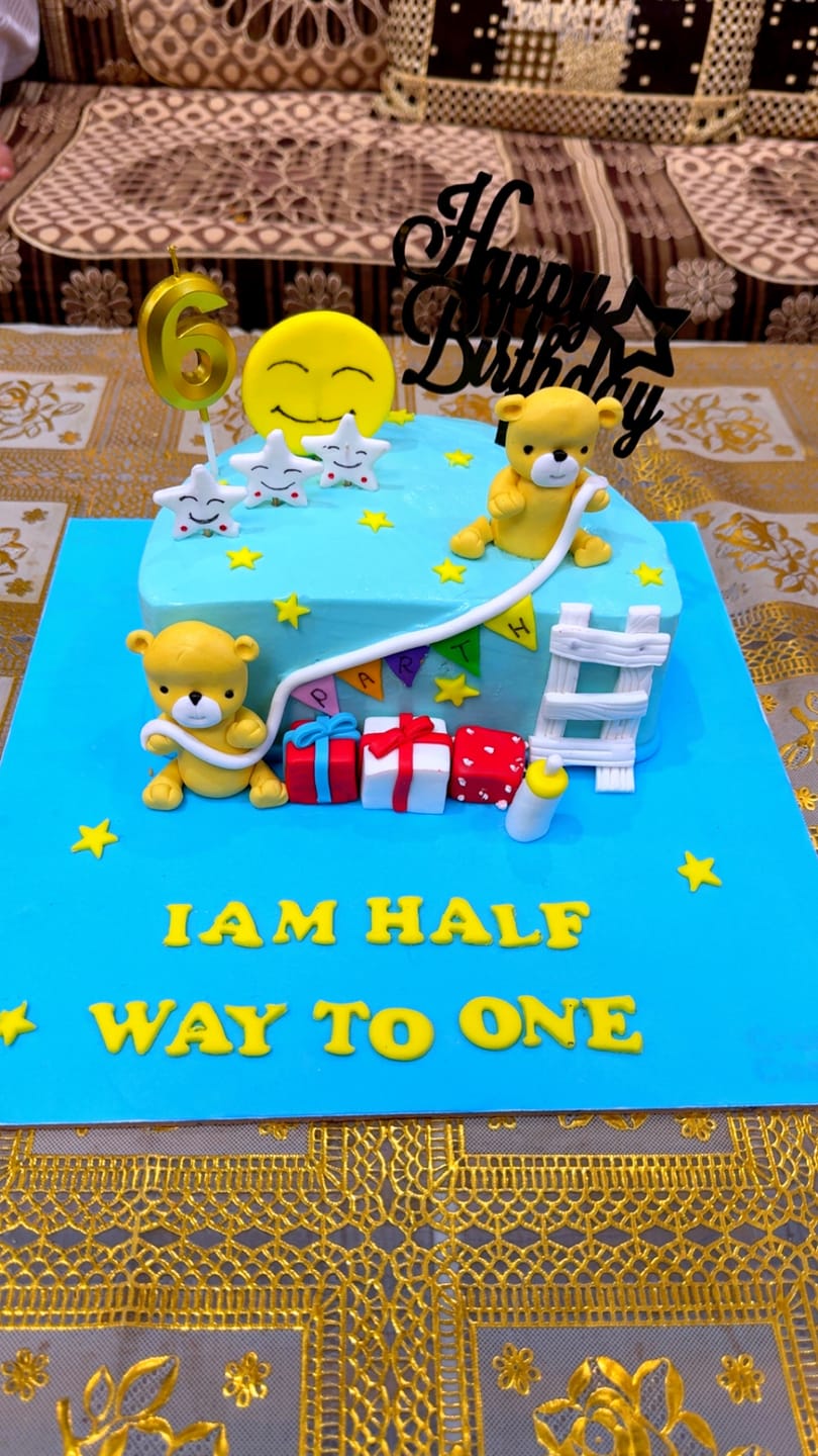 Customer photo review of Teddy 6 Months Cake