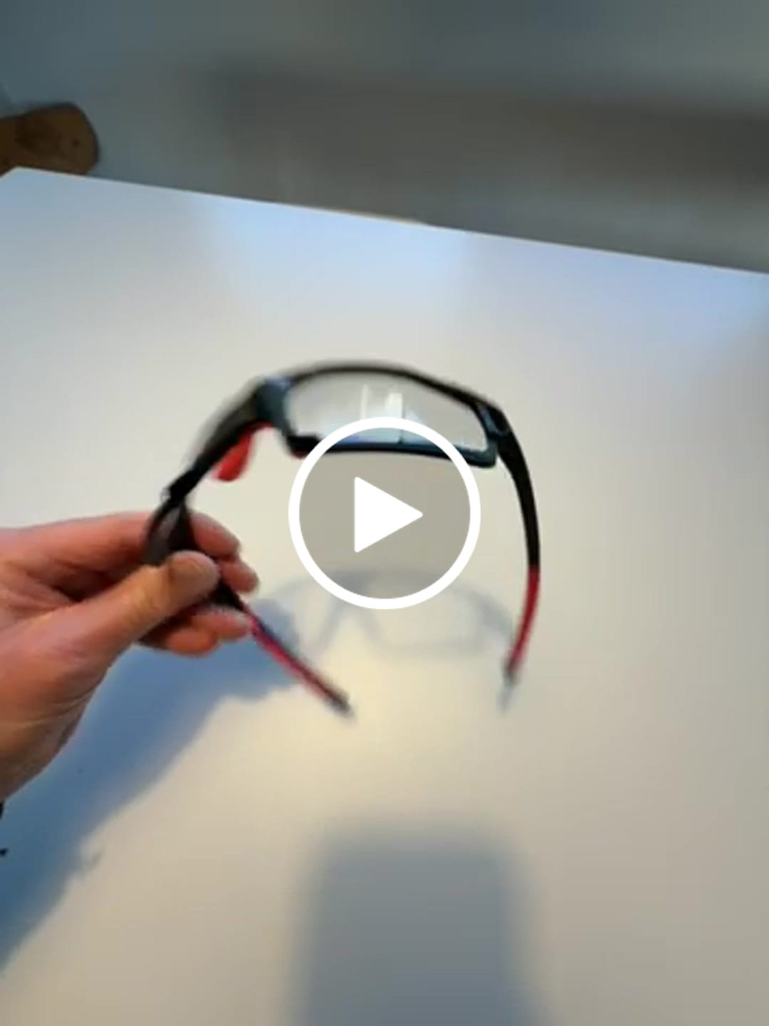 Customer video review of Lunettes Vélo Photochromiques rouge - Ascension+