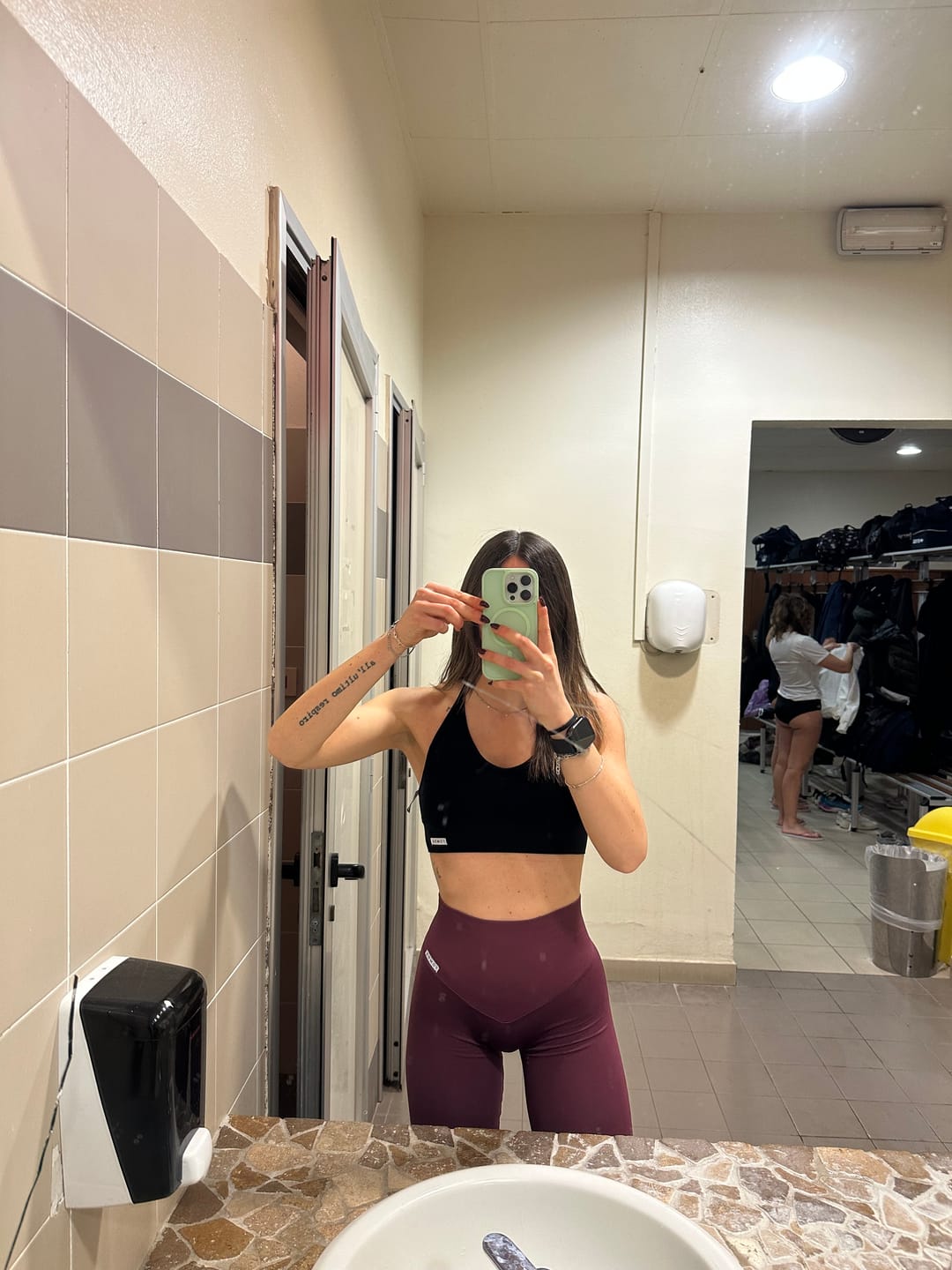 Customer photo review of Leggings Push up Gym Fashion Merlot