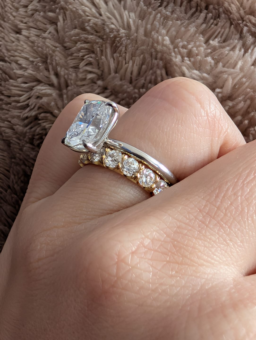 Customer photo review of 1.17ctw Old European Cut Diamond Half-Eternity Yin-Yang Band