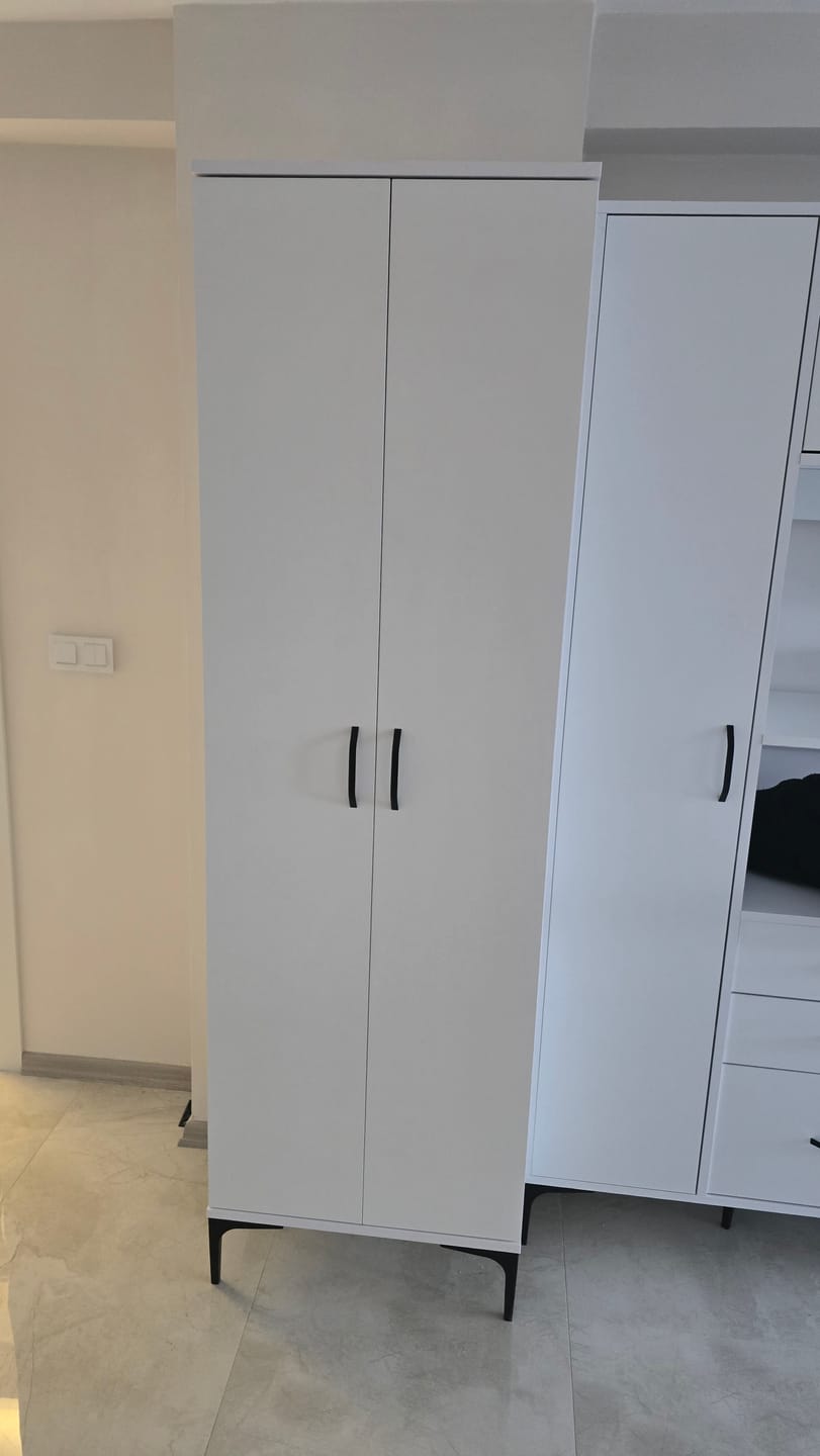 Customer photo review of Rani JE110 Çok Amaçlı Dolap 2 Kapaklı 5 Raflı Banyo Kiler Mutfak Dolabı Beyaz