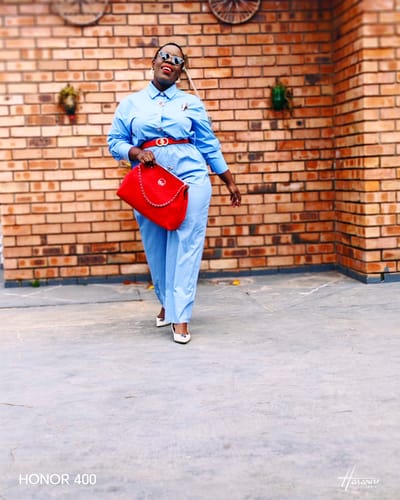 Customer photo review of ERA Oversized Kisslock Chain Bag – Red