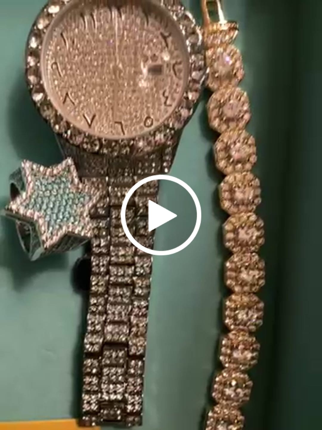 Customer video review of 10mm Clustered Tennis Bracelet - Gold