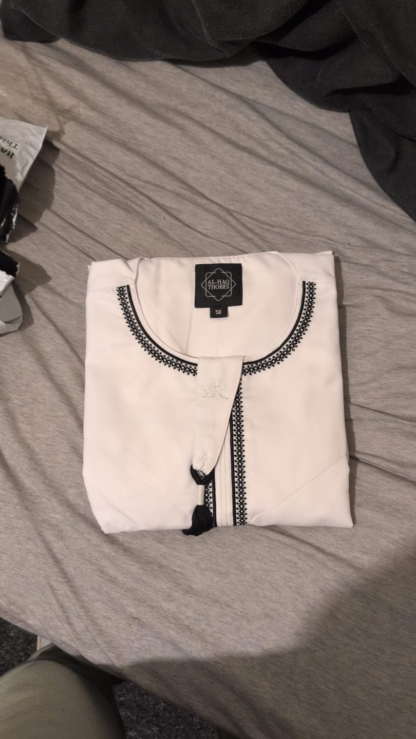 Customer photo review of Luxury White & Black Omani Thobe